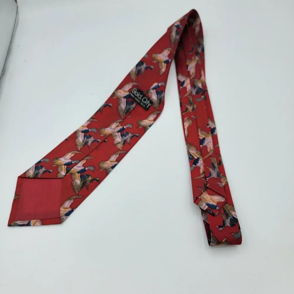 Gold City Silk Hand Red ducks Vintage Men's Necktie size 5.75 x 3.75